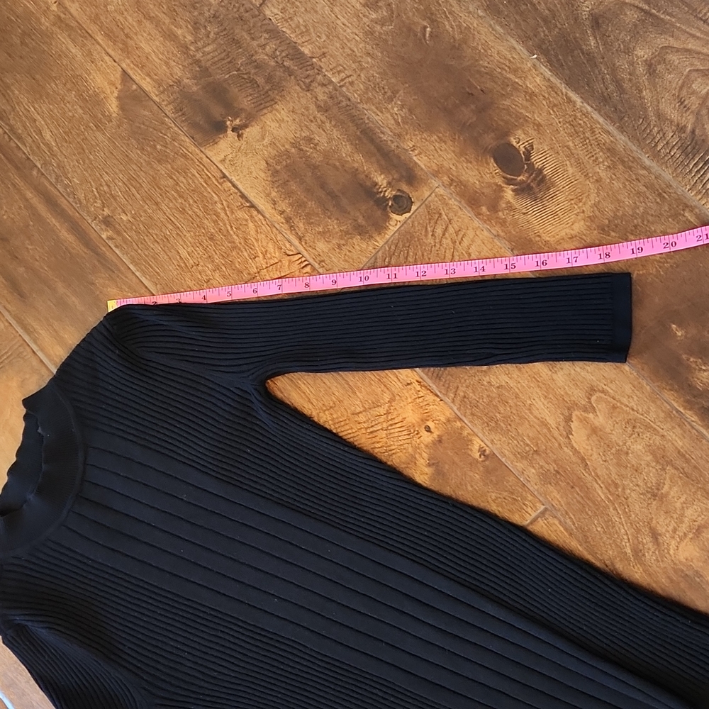 White House Black Market ribbed mock neck open back 3/4 sleeve sweater - Picture 7 of 7